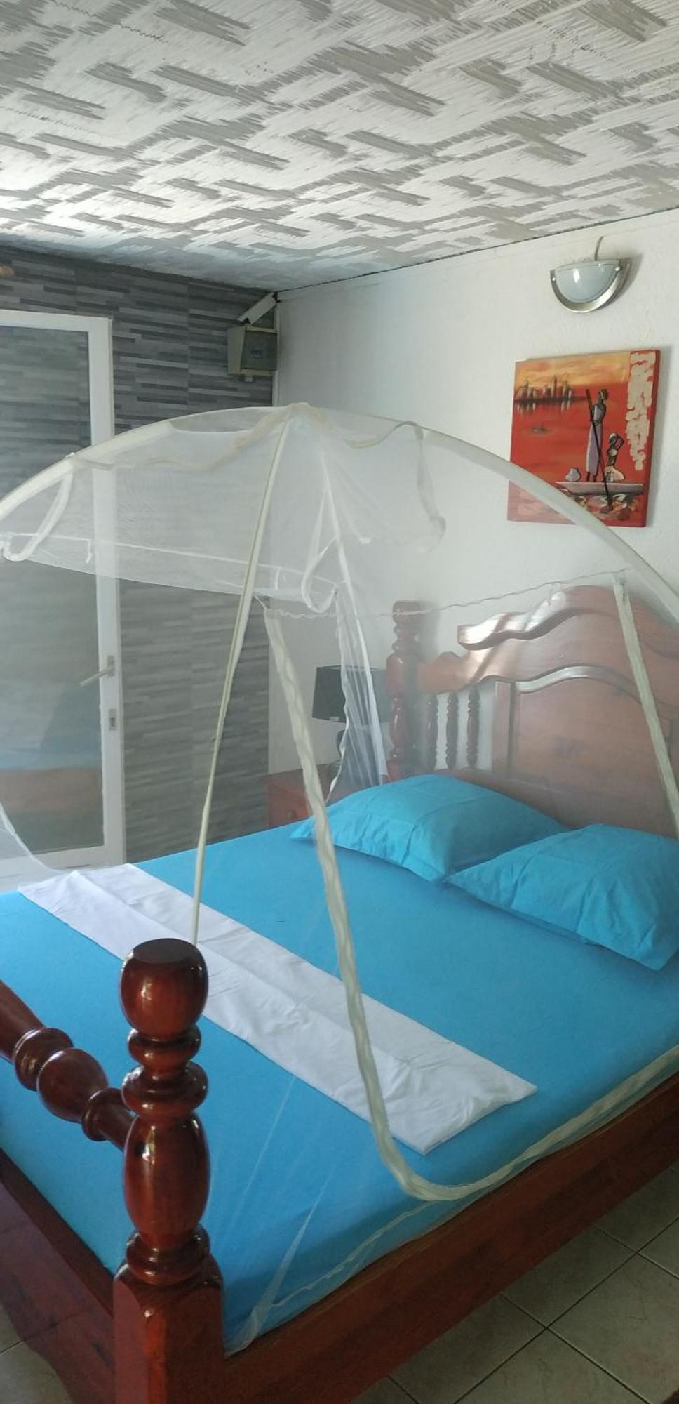 Meryem La Trinité Room photo